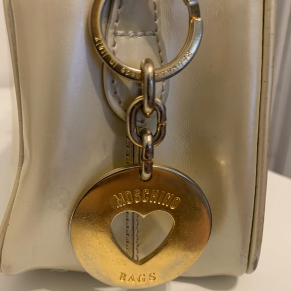 VINTAGE Moschino Red Heart Dome Satchel - Picture 5 of 7